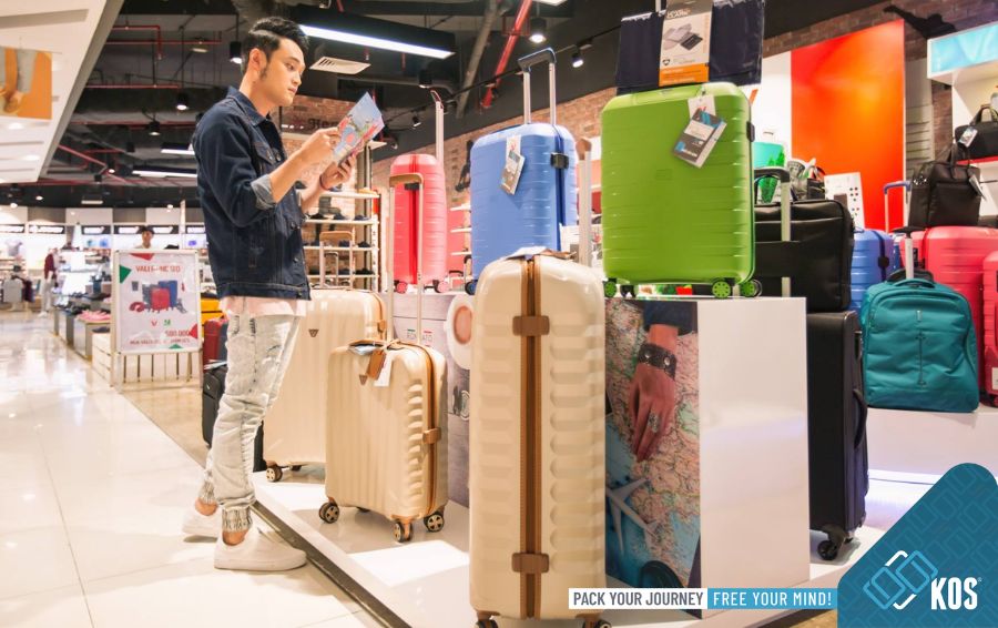 Quà tặng sếp gợi ý bởi KOS với vali cao cấp